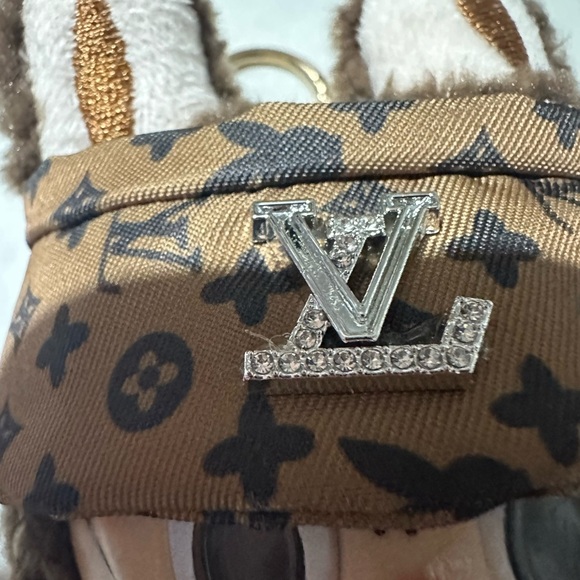 Brown plushy doll with clothes. Not a real Labubu. But a good look like. - Picture 8 of 8